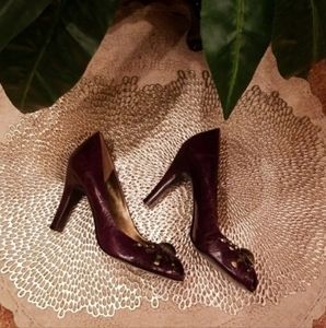 Nine West Burgundy Snakeskin Leather Embellished Pumps Size: 9